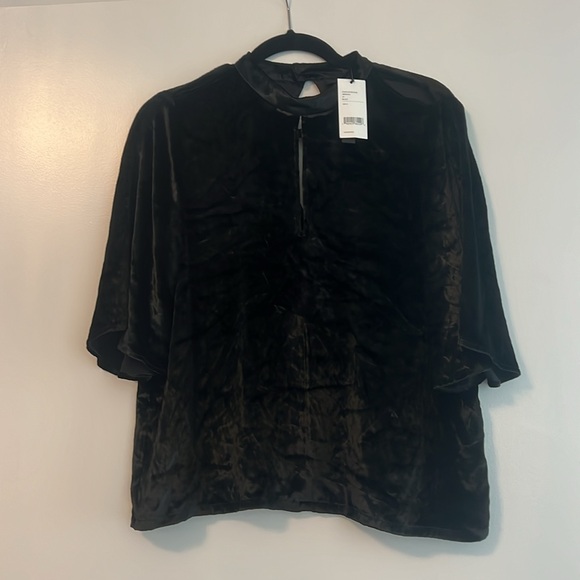 NWT J Brand Chani Black Short Sleeved Velvet Keyhole Top. Front & back keyholes - Picture 7 of 10